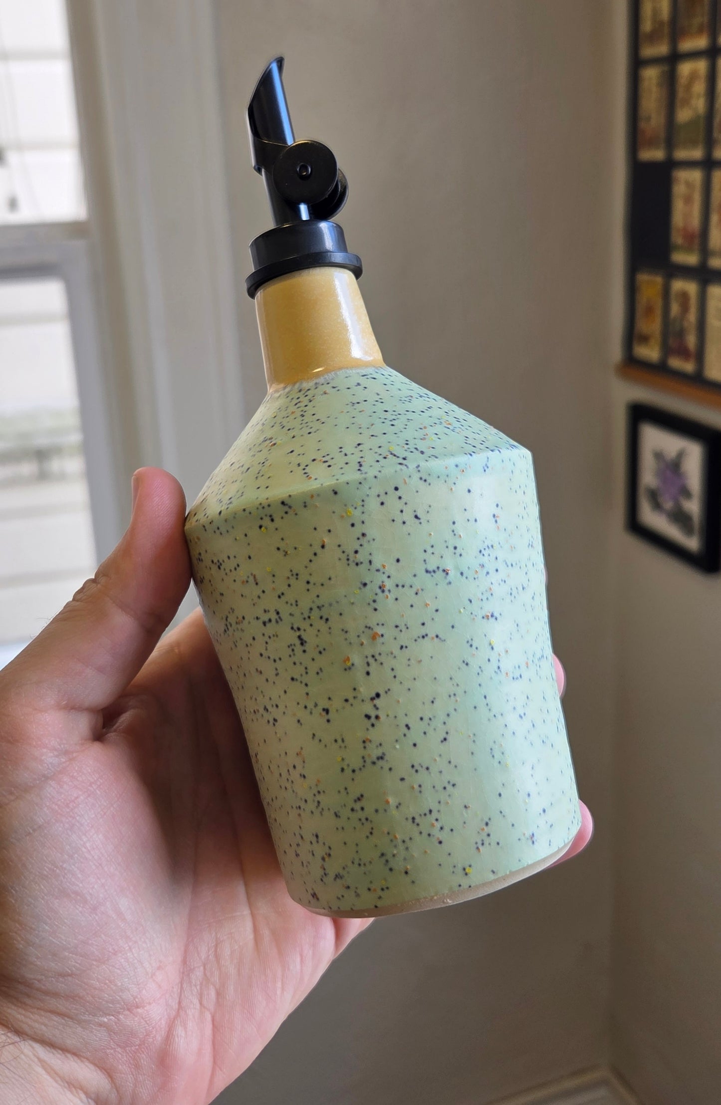 Oil Bottle (Mint Speckle)